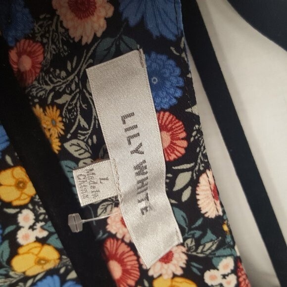 Floral Wrap Style Blouse Shirt Lily White - Picture 7 of 7